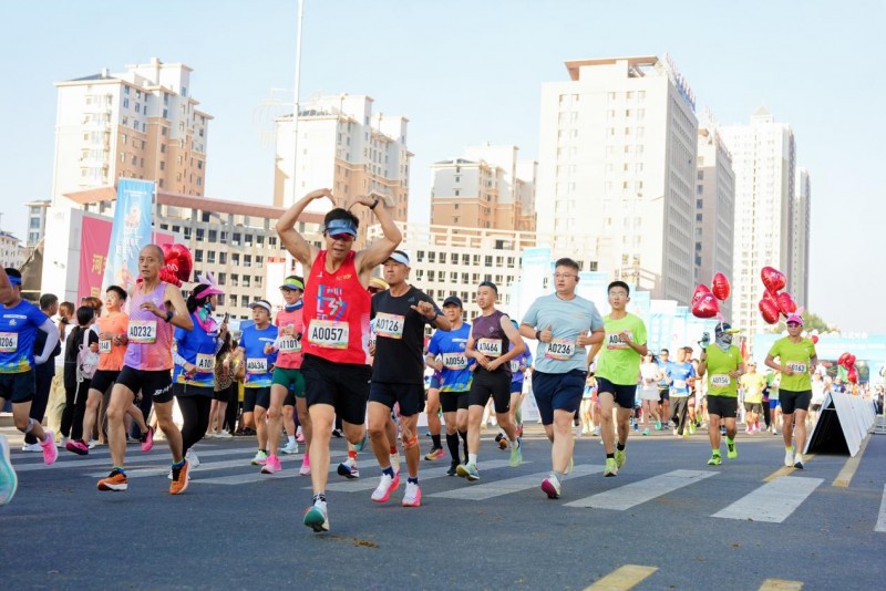 “塞上江南·大美河套”傻小胖·2025中国全民健身走(跑)大赛（内蒙古·巴彦淖尔站）圆满完赛