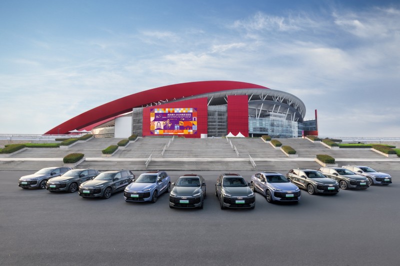 旗舰护航 进取不止 一汽奥迪携Q6L e-tron家族及一汽奥迪A5L领跑2025南京马拉松